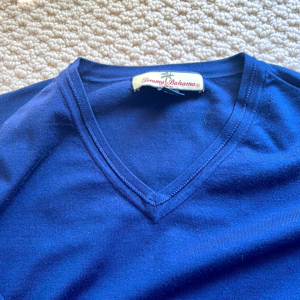 TOMMY BAHAMA V neck sweater